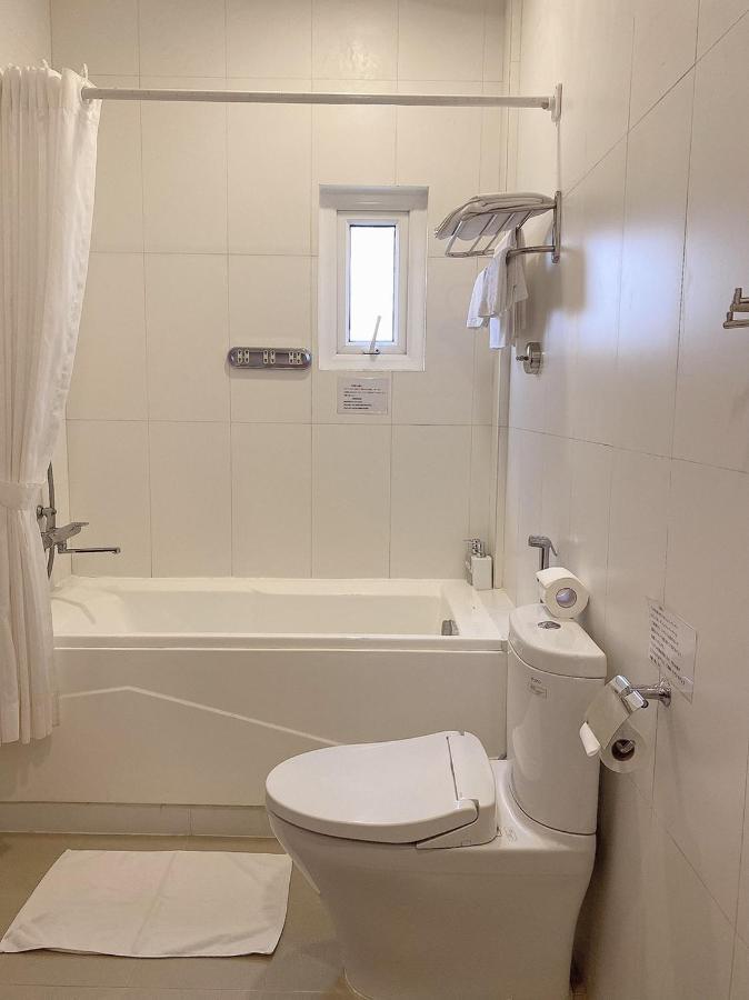 Pham Van Sakura Hotel Thuan An Экстерьер фото