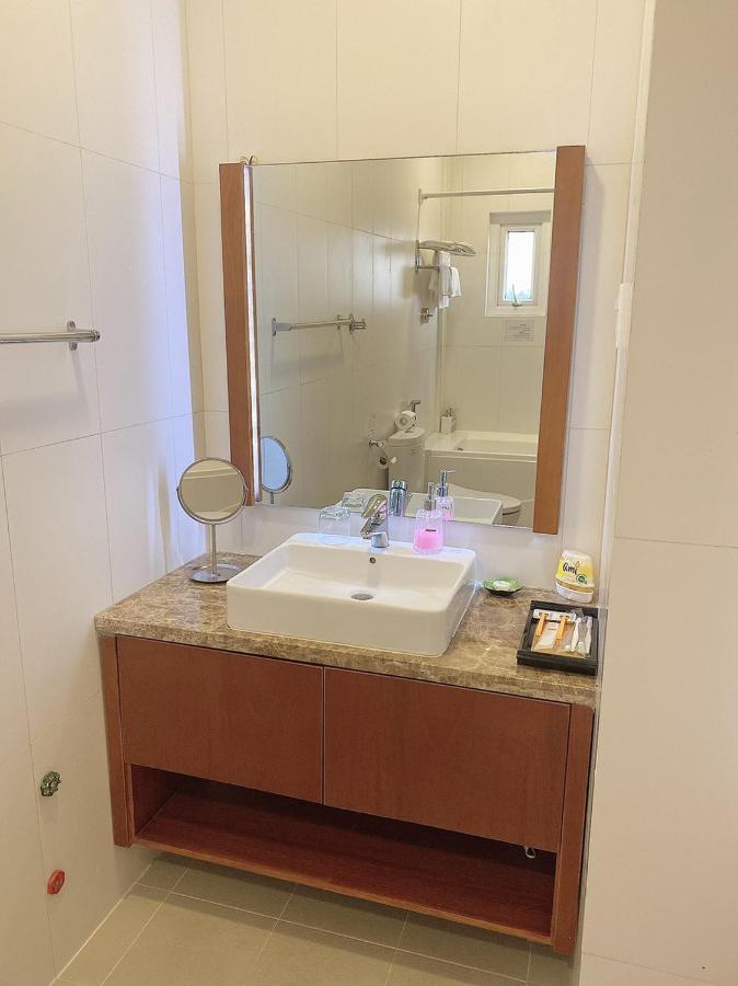 Pham Van Sakura Hotel Thuan An Экстерьер фото