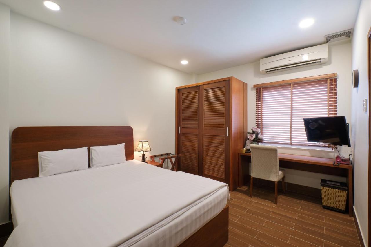 Pham Van Sakura Hotel Thuan An Экстерьер фото